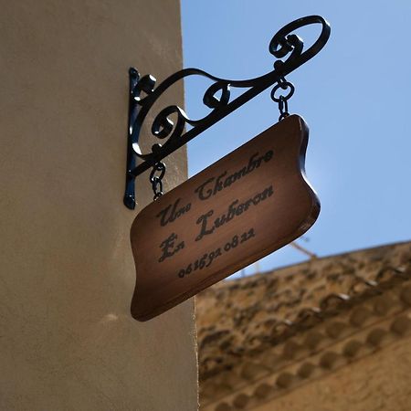 Une Chambre En Luberon Puyvert Buitenkant foto