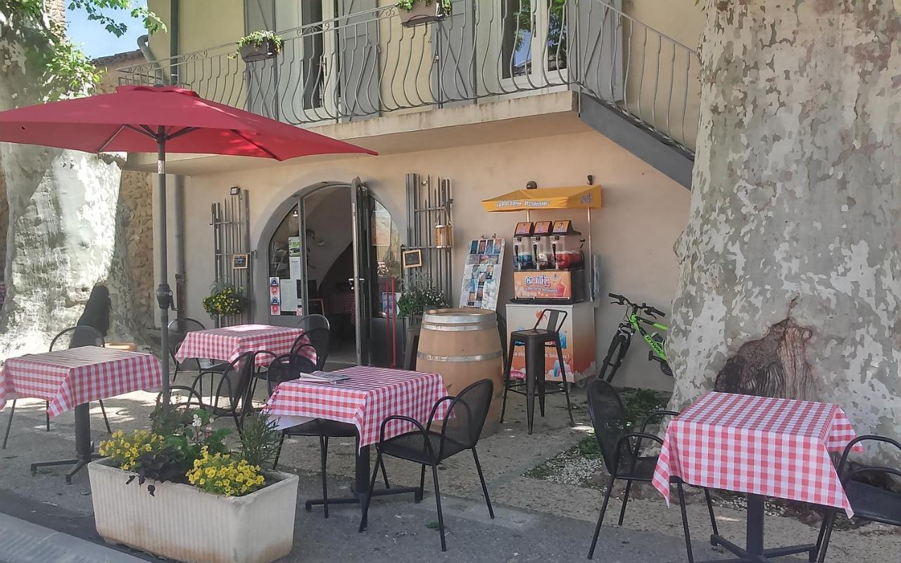 Une Chambre En Luberon Puyvert Buitenkant foto