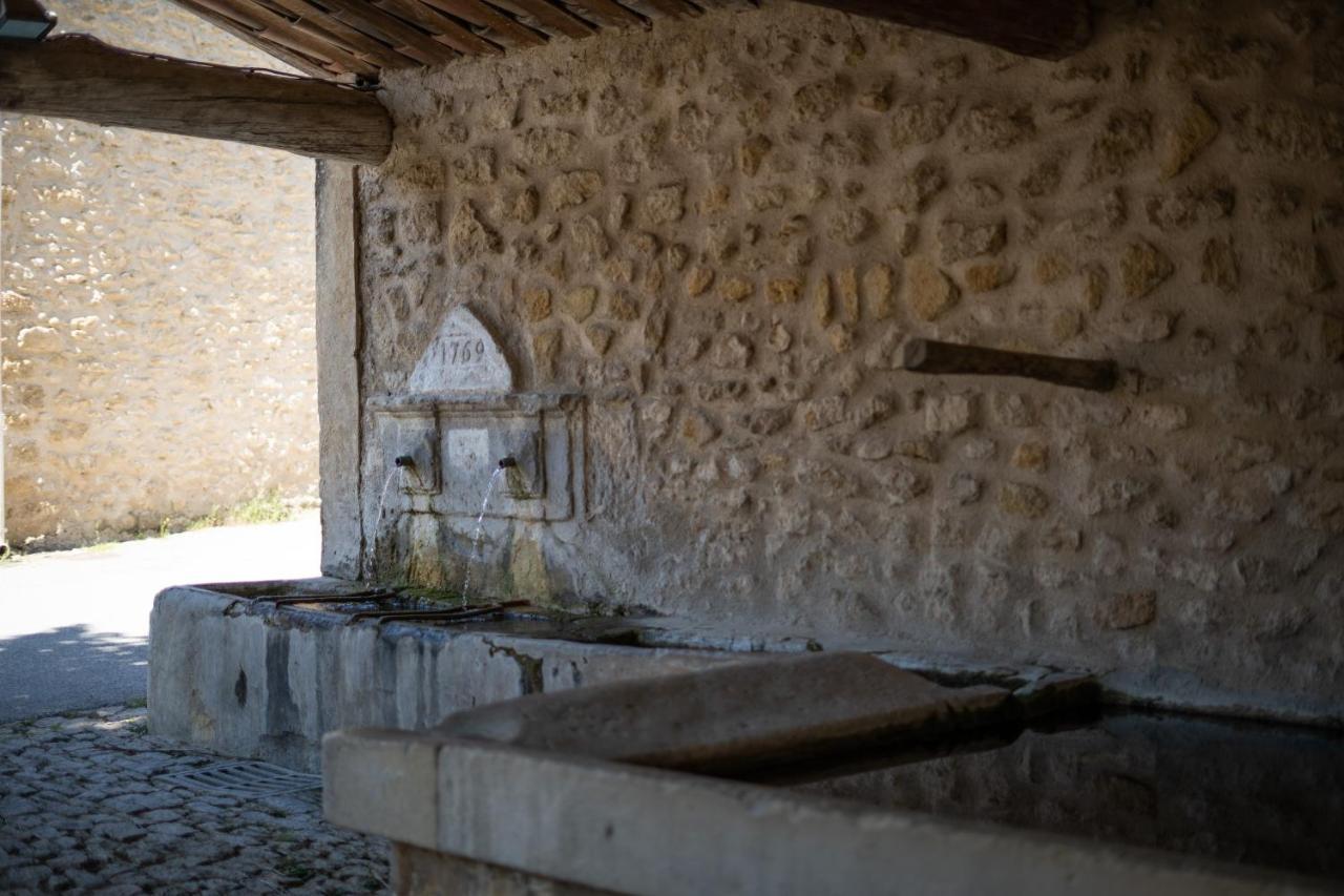 Une Chambre En Luberon Puyvert Buitenkant foto