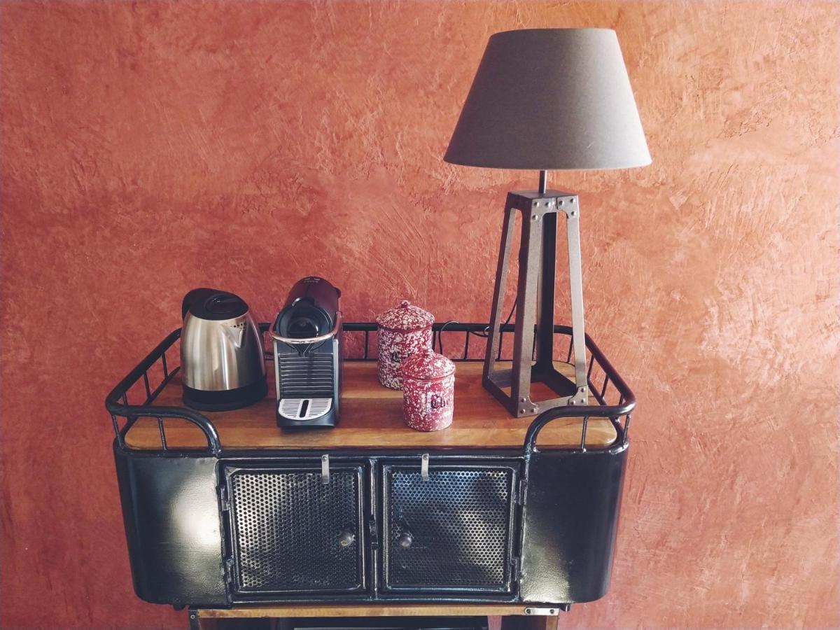 Une Chambre En Luberon Puyvert Buitenkant foto